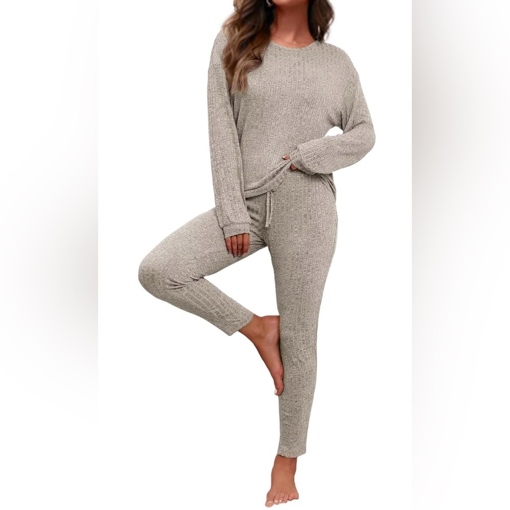 NWT Difficort Women’s Long Sleeve Pajama Set